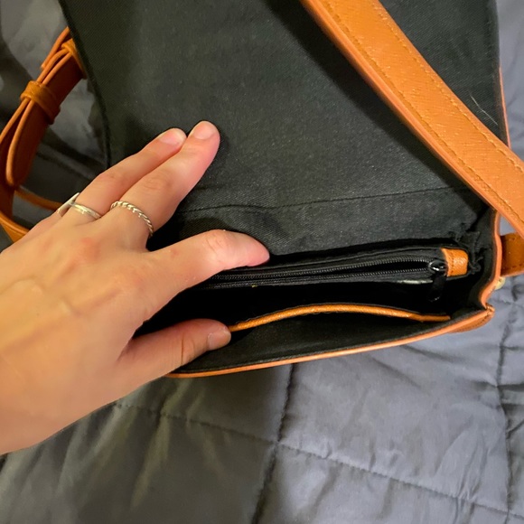 Brown leather cross bag - Picture 2 of 2